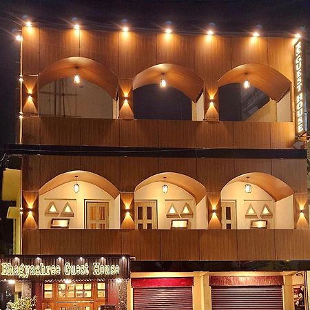 Bhagyashree Guest House 2 Km To Vishwanath Temple, Ganga Ghat Parking Available バラナシ エクステリア 写真