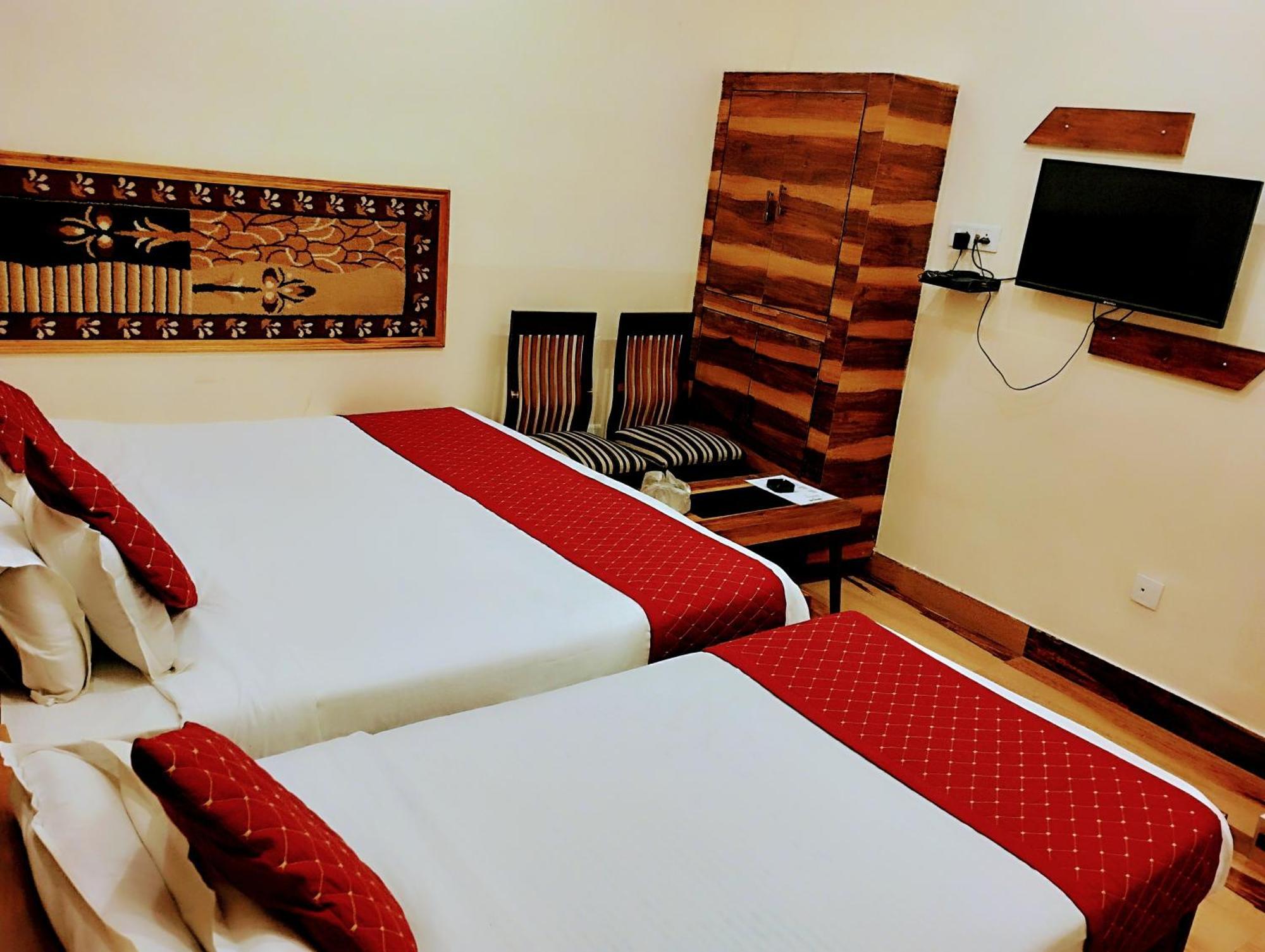 Bhagyashree Guest House 2 Km To Vishwanath Temple, Ganga Ghat Parking Available バラナシ エクステリア 写真